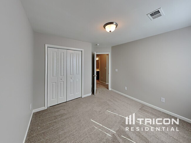 Building Photo - 413 Laurel Leaf Dr