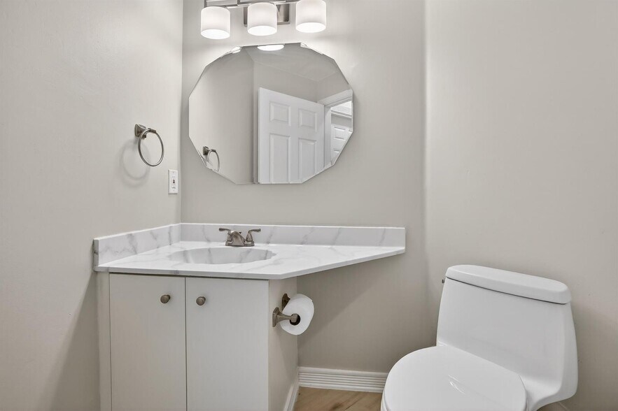 Building Photo - 7524 NW 1st Pl