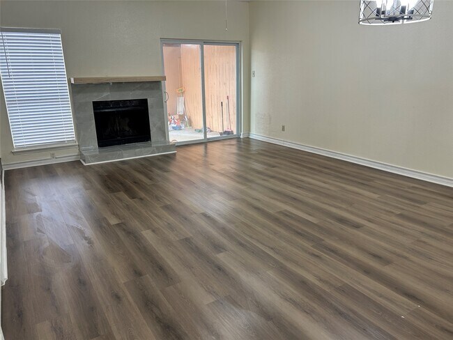Building Photo - 12400 Brookglade Cir