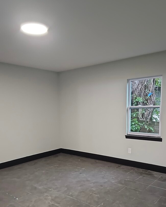 Building Photo - 1697 Baine Ave