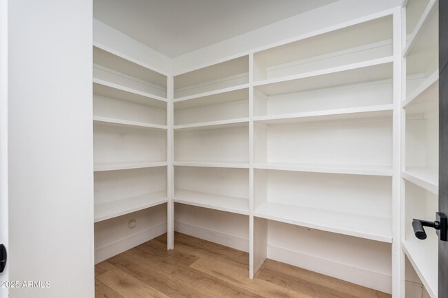 Building Photo - 4421 E Earll Dr