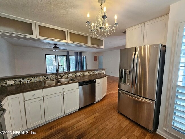 Building Photo - 120 Bermuda Ct