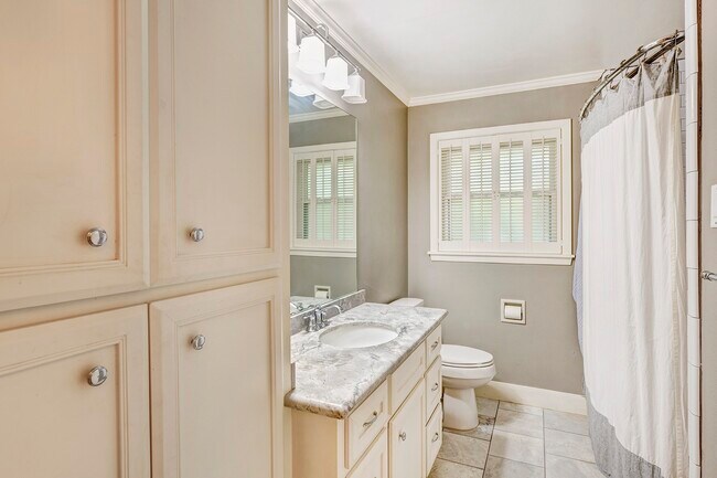 Building Photo - 3511 Broadmead Dr