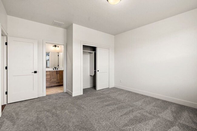 Building Photo - 1806 N Black Elm Ln