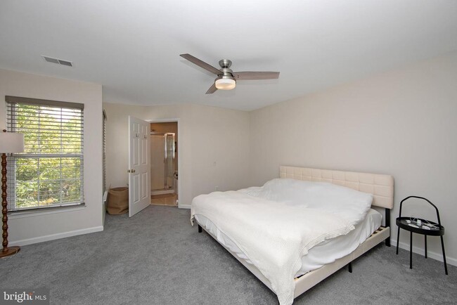 Building Photo - 156 Liberty Way