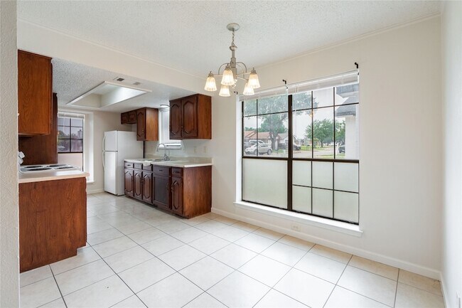 Building Photo - 5417 Knollridge Dr