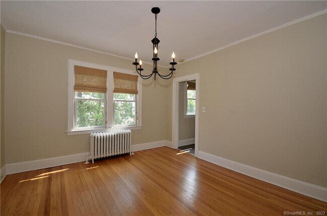 Building Photo - 27 Argyle Ave