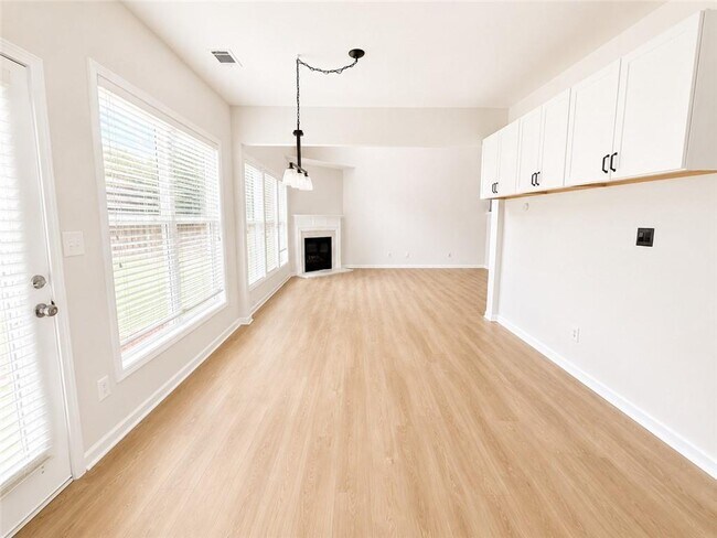 Building Photo - 2252 Jasmine Glen Dr