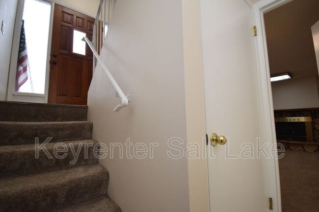 Building Photo - 788 David Way