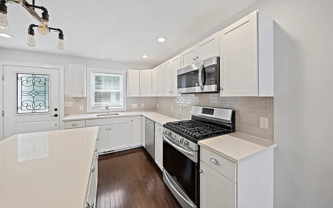 Building Photo - 469 Sherman St