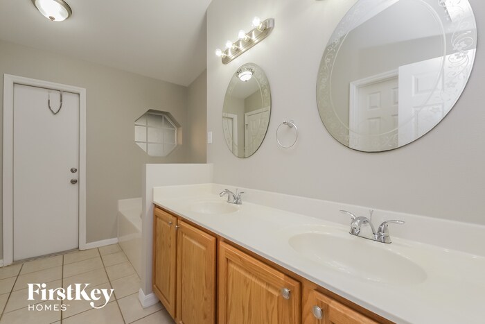 Building Photo - 1310 Berryhill Dr