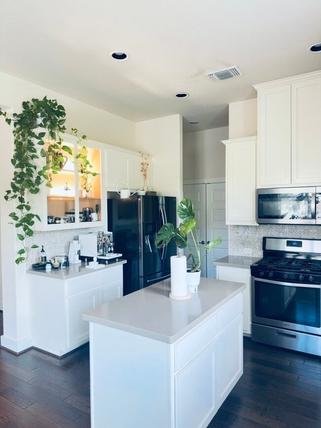 Building Photo - 12230 Cottage Promenade Ct