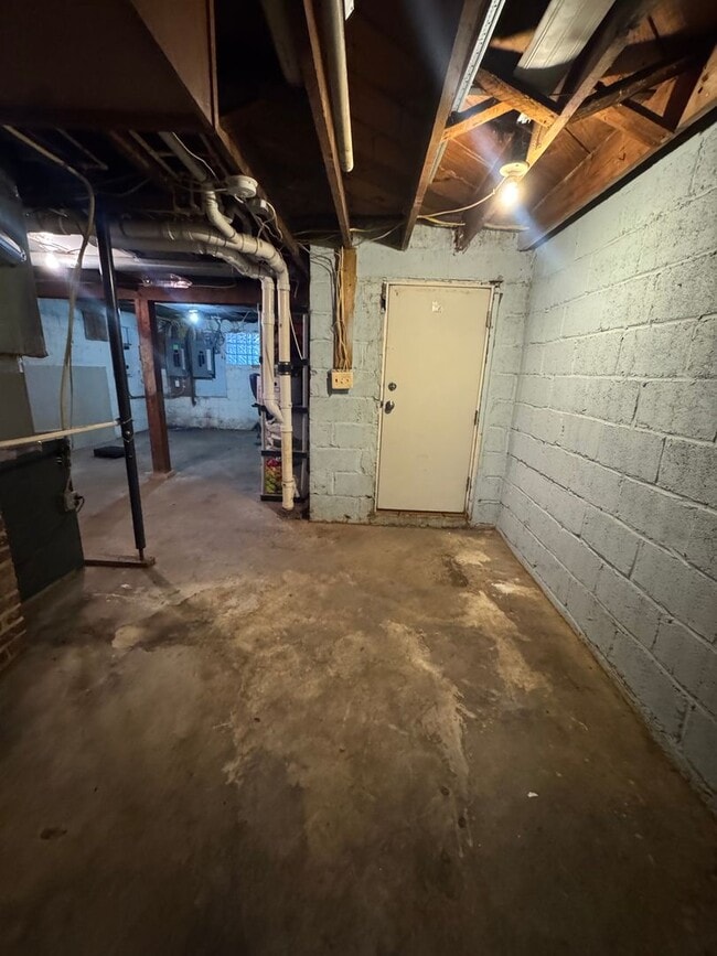 Building Photo - 311 52nd St