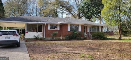 Building Photo - 2835 Lake Harbin Rd