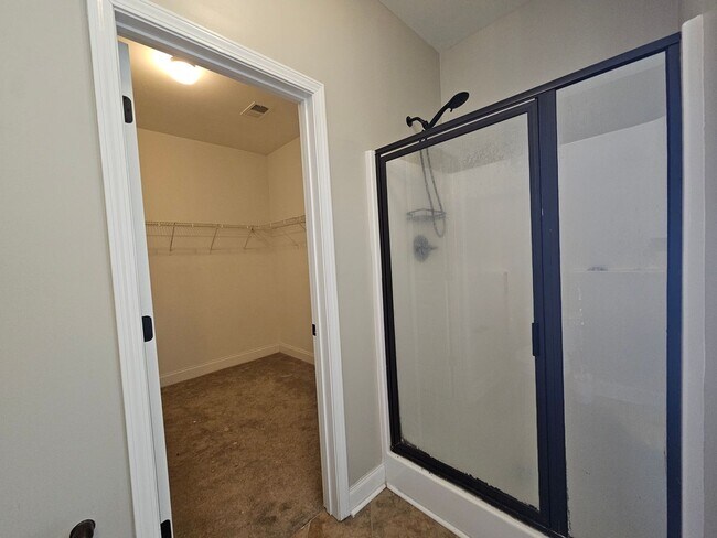 Building Photo - Luxury living at Hawthorne Ridge