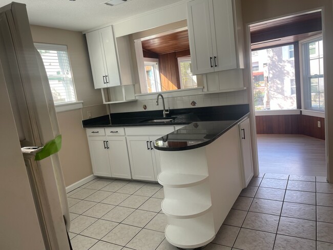 Building Photo - 14 S Summerlin Ave