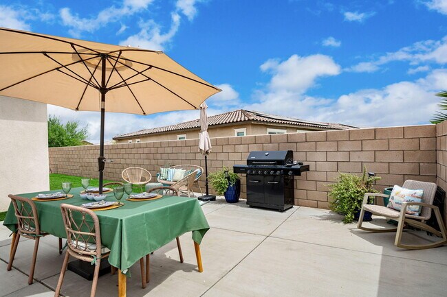 Building Photo - 81887 Via Encinitas