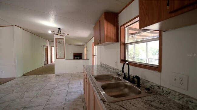 Building Photo - 1550 E Orlando Rd