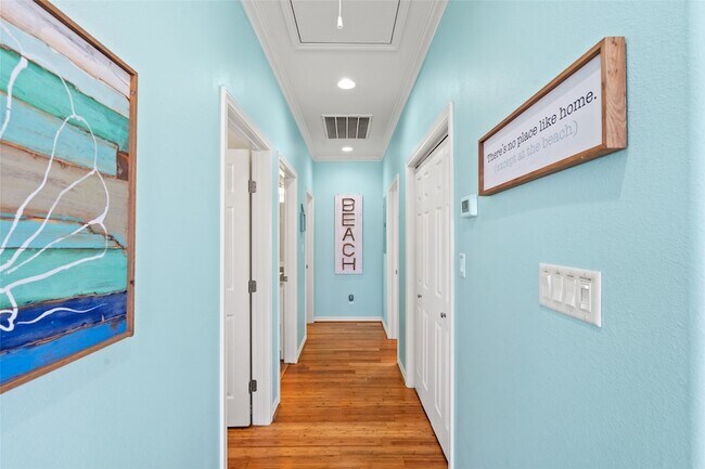 Building Photo - 3923 Reeves Dr
