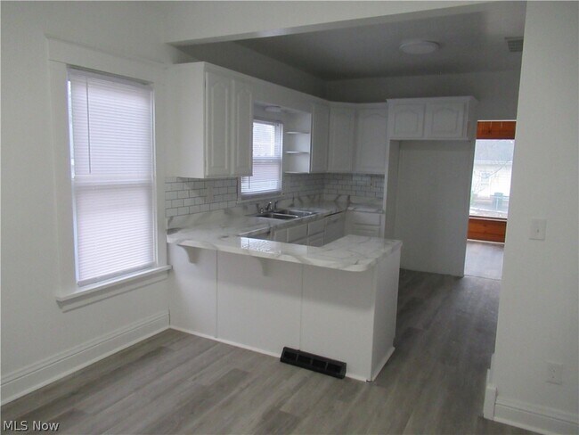 Building Photo - 378 Columbus St