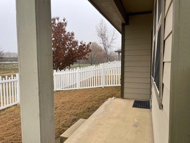 Building Photo - 711 Rolling Oak Dr
