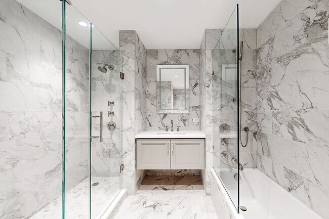 Building Photo - 641 5th Ave