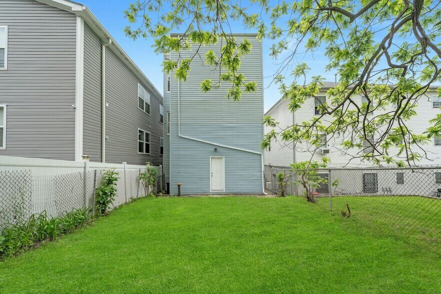 Building Photo - 101 Hedden Terrace