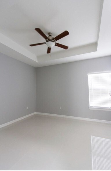Building Photo - 2614 Primrose Ave