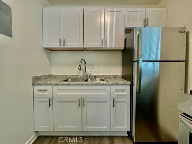 Building Photo - 1811 W Sallie Ln