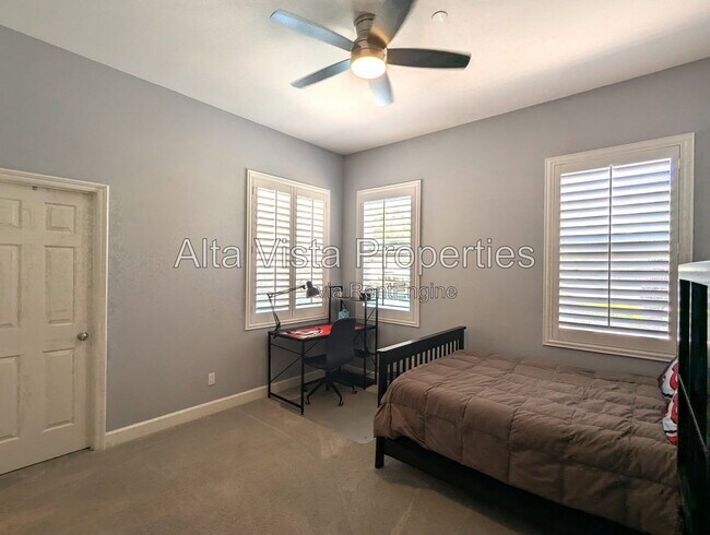 Building Photo - 9129 White Alder Ct