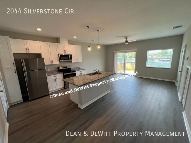 Building Photo - 2044 Silverstone Cir