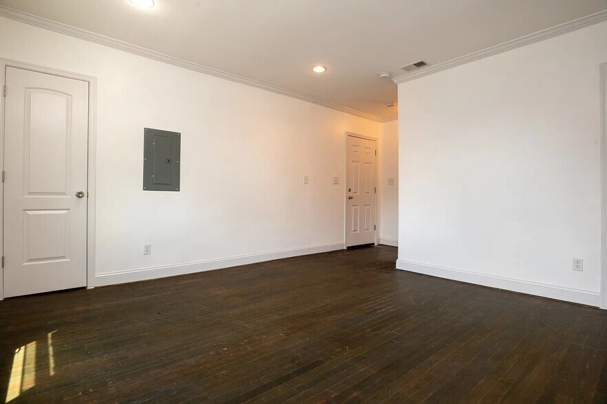 Building Photo - 1821 Providence St NE