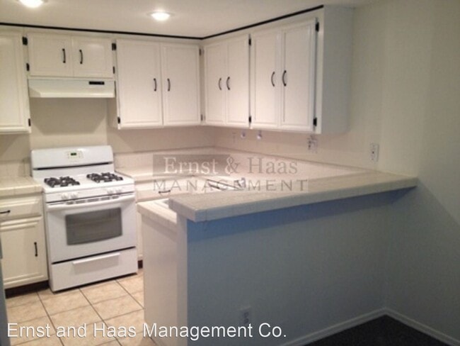 Building Photo - 2 br, 2 bath House - 5479 E. Centralia St....