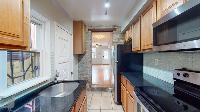 Building Photo - 404 Richardson Pl NW