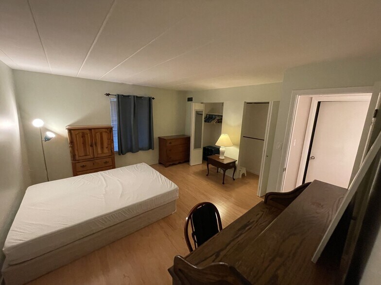 Building Photo - 5 Bayard Rd