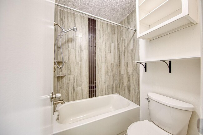 Building Photo - 22411 Elsinore Dr