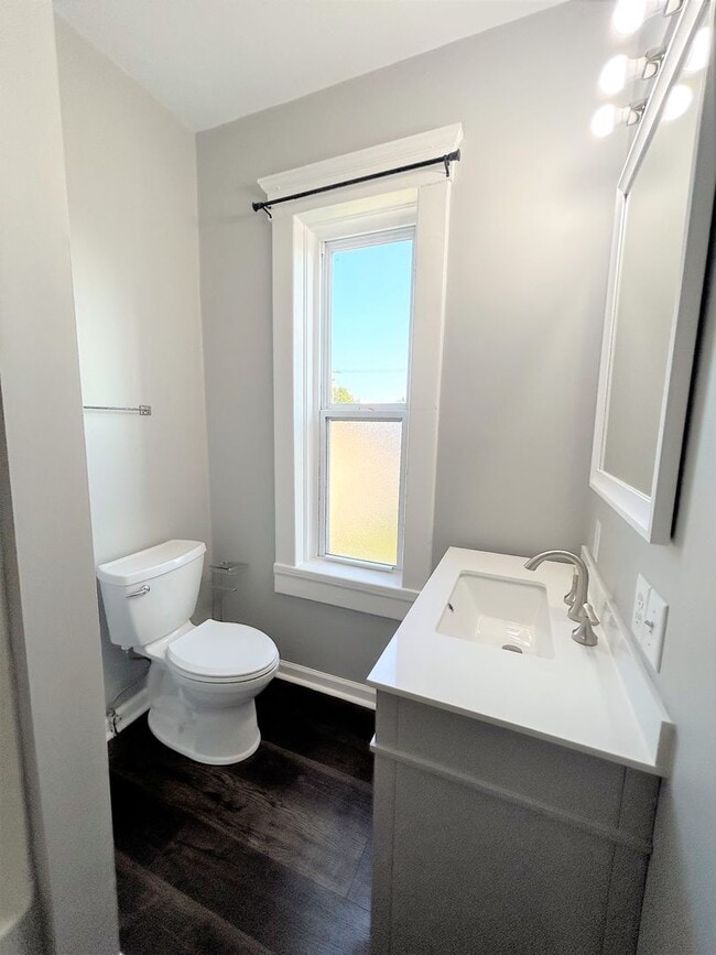 Building Photo - 217-217 S 9th St