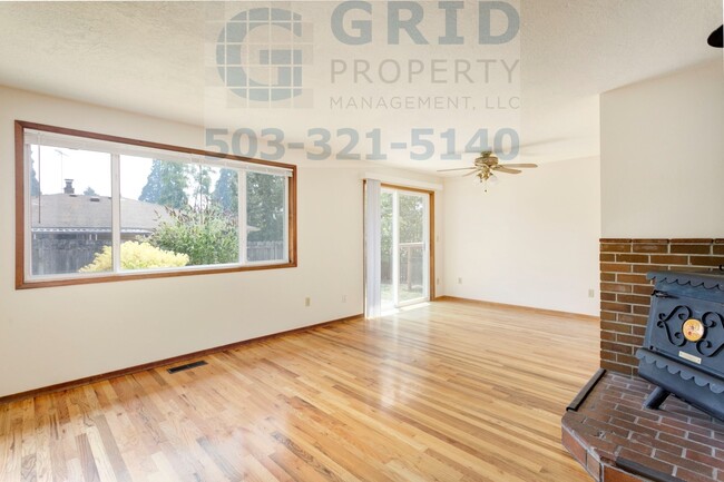 Building Photo - 3 Bedroom Ranch in Milwaukie