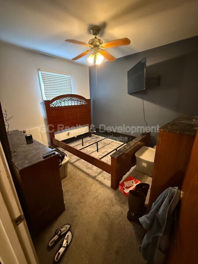 Building Photo - 111 Des Plaines Ave