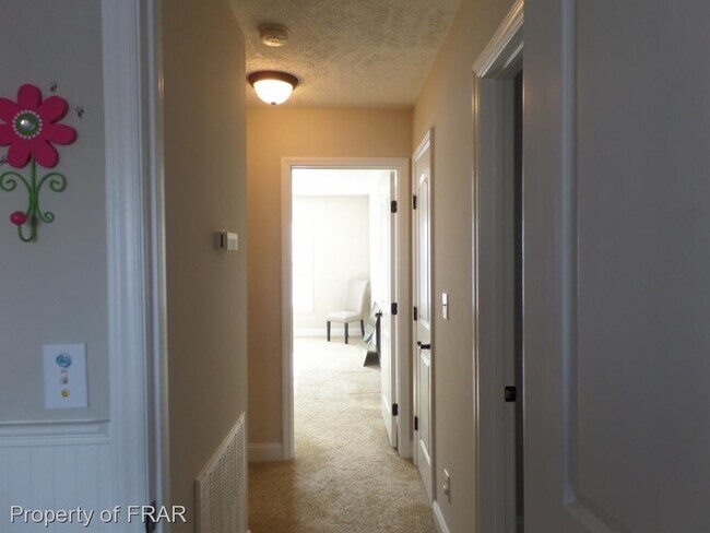 Building Photo - 124 Highgrove Ct