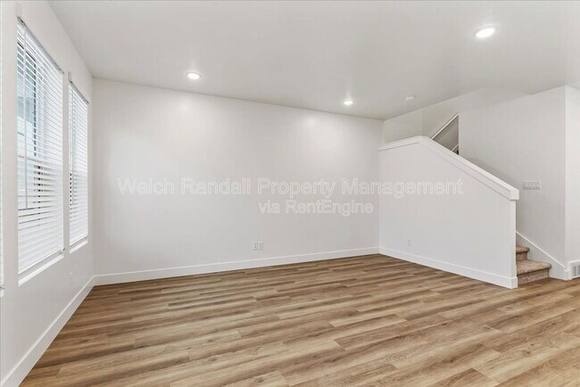 Building Photo - 1041 N 200 W