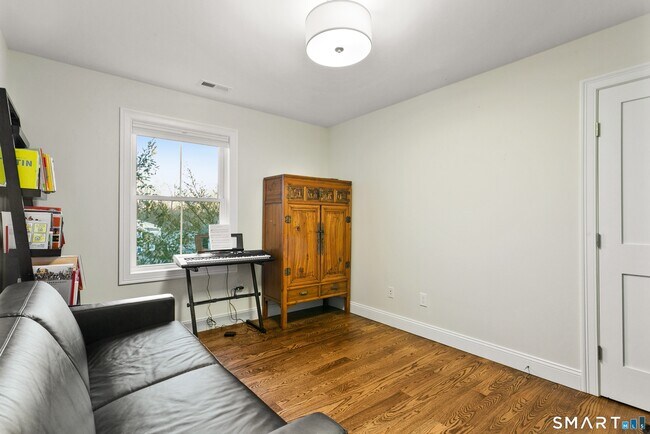 Building Photo - 210 High Ridge Ave