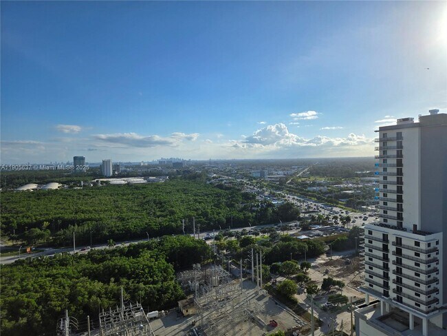 Building Photo - 16385 Biscayne Blvd