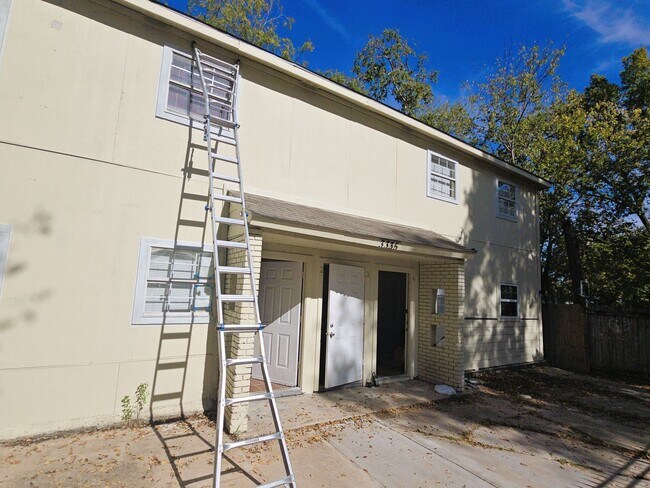 Building Photo - 3335 Tuam St