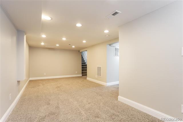 Building Photo - 1140 Jamaica St