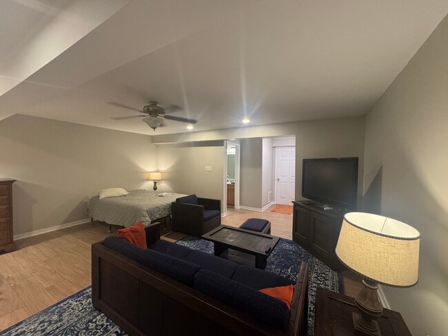 Building Photo - 8756 Springwater Dr