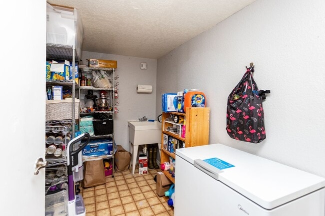 Building Photo - Beautiful Briargate Home on a Spacious Cor...