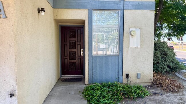 Building Photo - 40 N 19th Ave