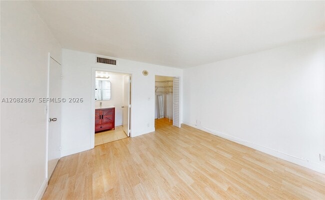 Building Photo - 17011 N Bay Rd