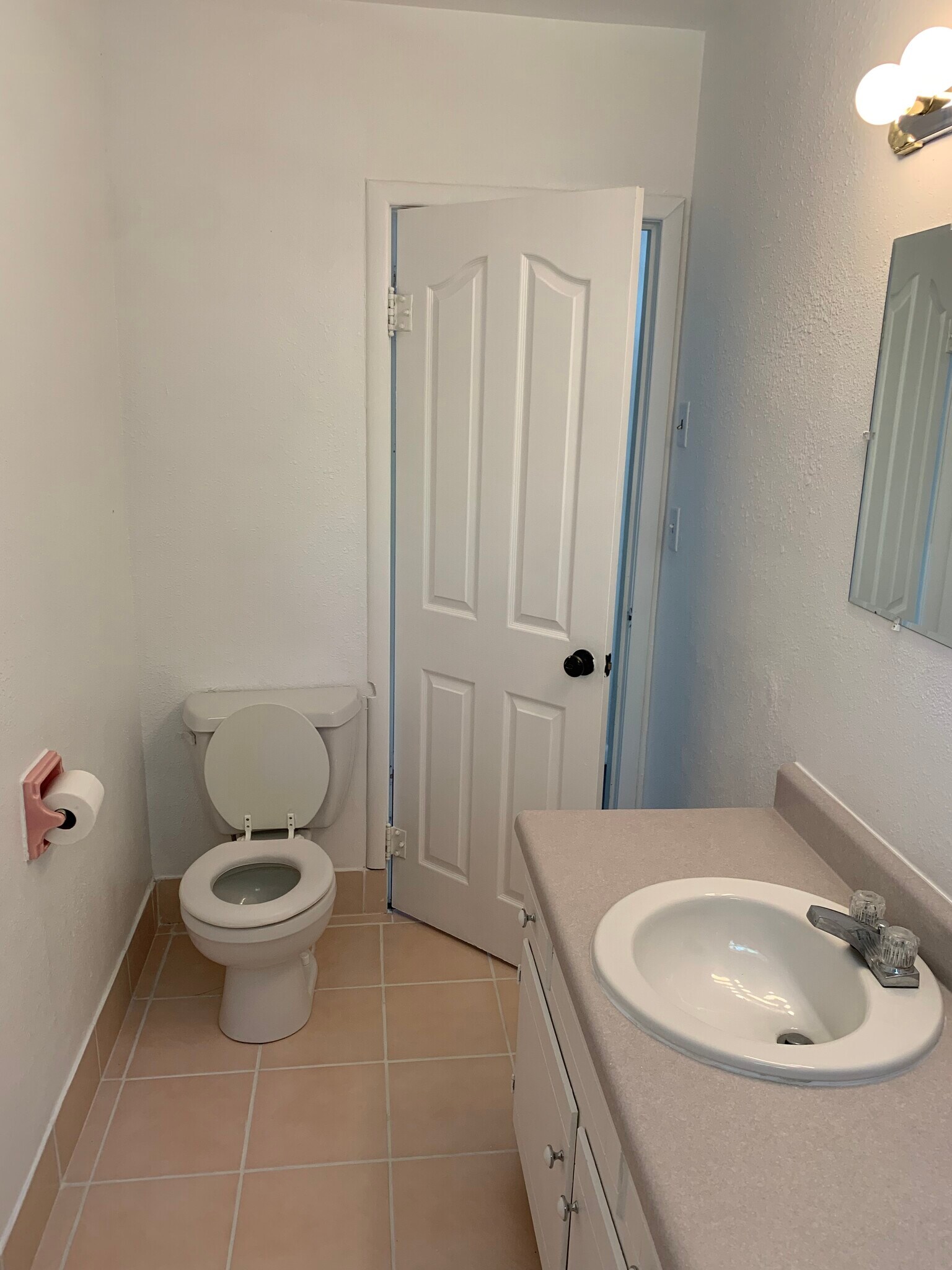 Bathroom - 849 S Newton Ave